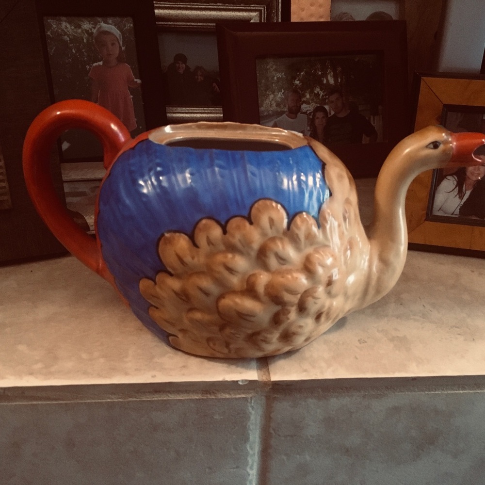 Blue and Tan Swan Teapot for Coffee and Tea Accessories
